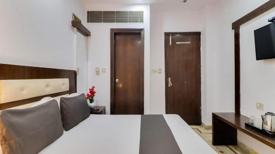 Hotel Parth Palace Hotel in New Delhi