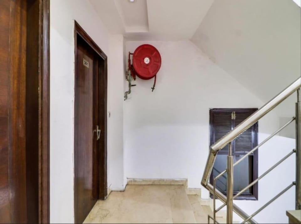Hotel Parth Palace Hotel in New Delhi