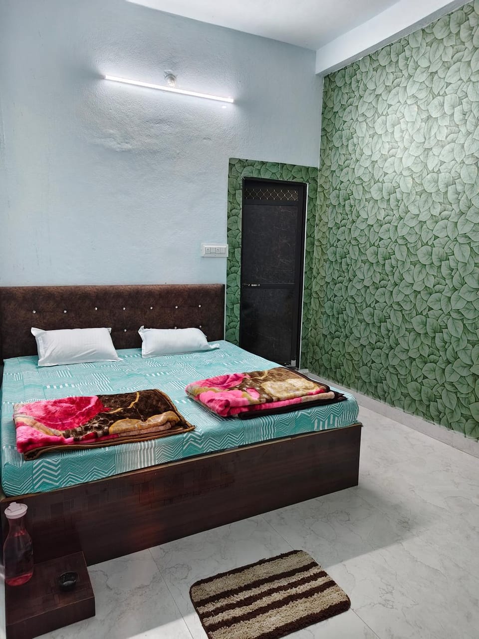 Bed, People, Bathroom