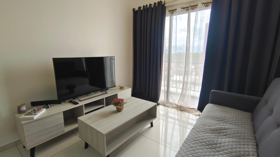 Communal lounge/ TV room, TV and multimedia, Living room, Seating area, Evening entertainment