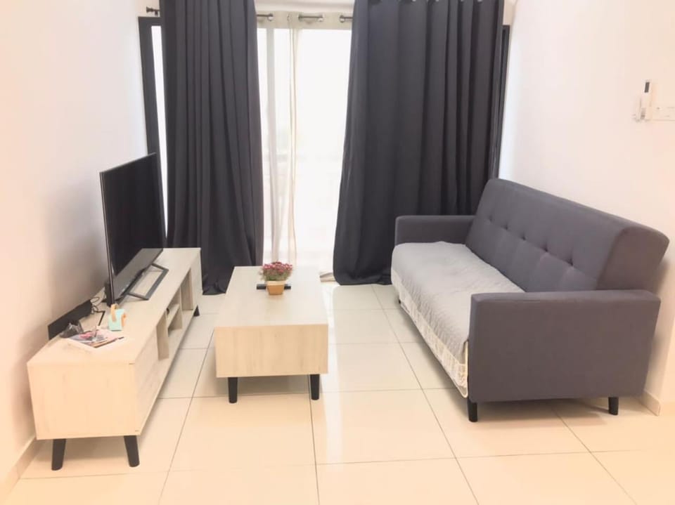 Communal lounge/ TV room, TV and multimedia, Living room, Seating area, Evening entertainment
