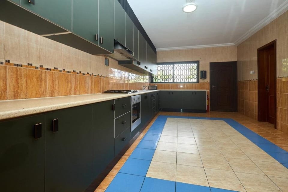 The Olive Villa-Magnificent 8 Bedroom Luxury Villa Villa in Accra