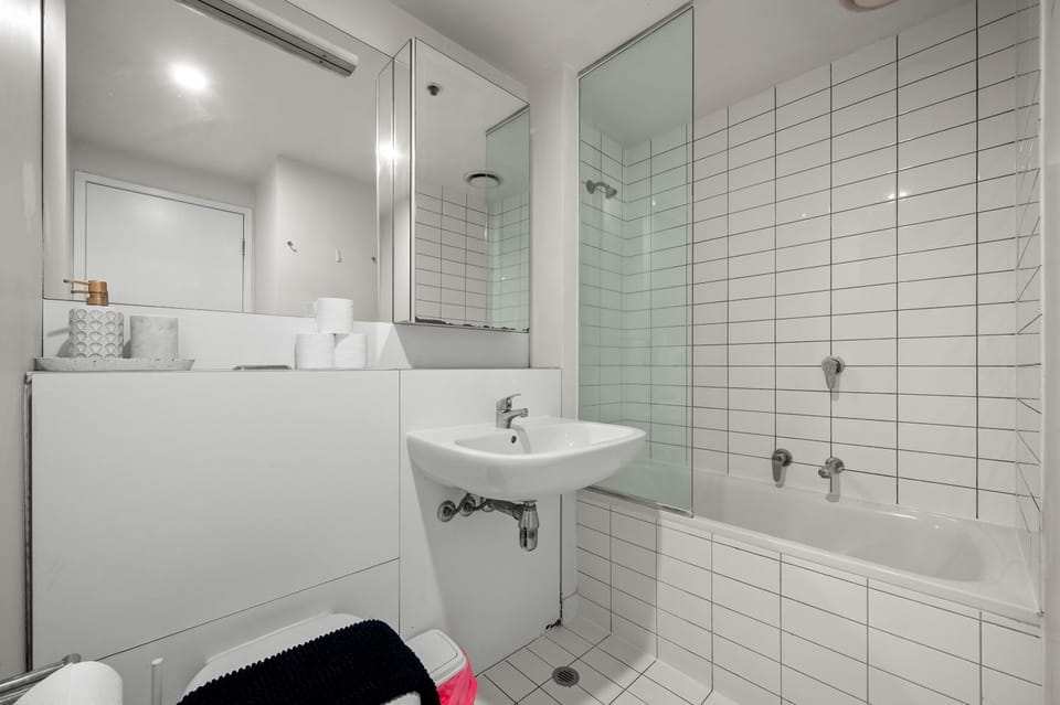 Shower, Bathroom, Bath, towels