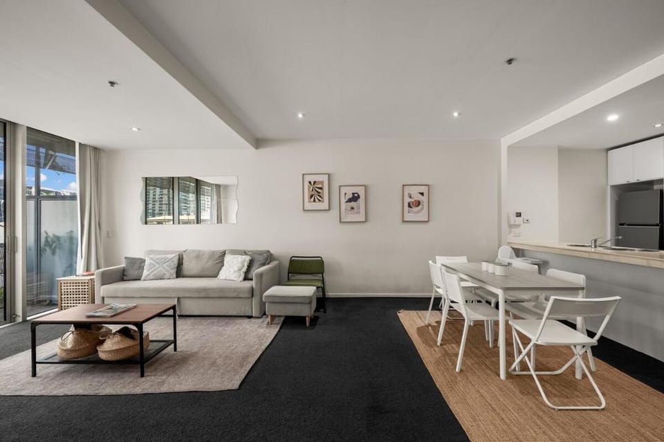 WOW Self Contained 2 bedroom apartment with Free Parking Apartment in Melbourne