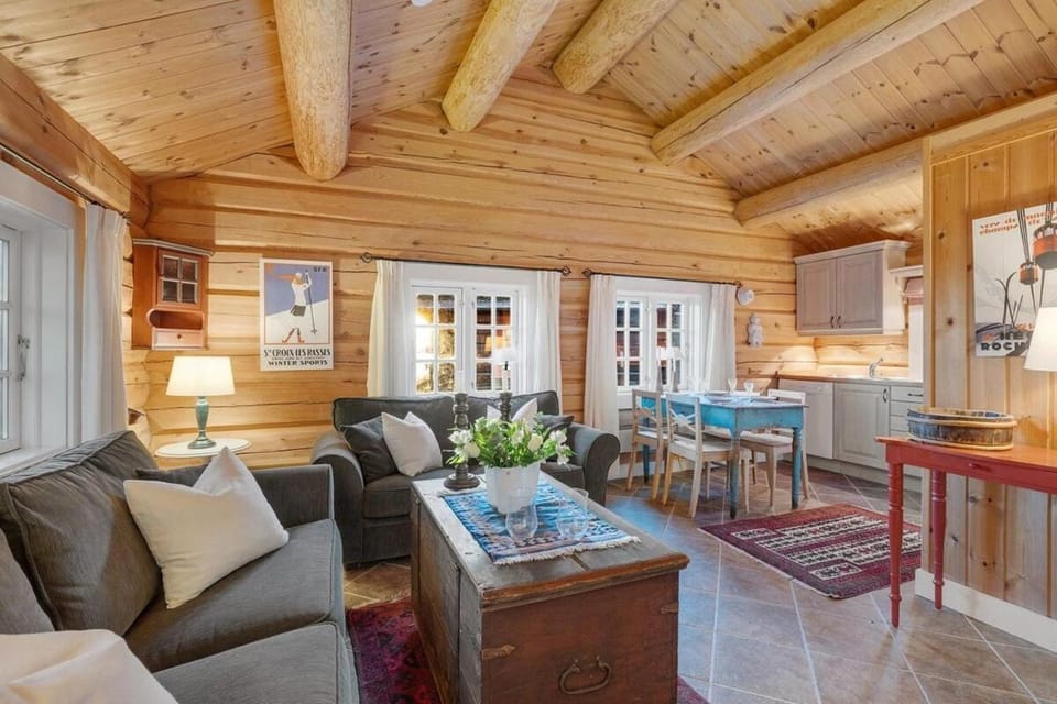 Log cabin in Valdres Fireplace Sauna 1000 m above sea level Cabin in Viken, Norway