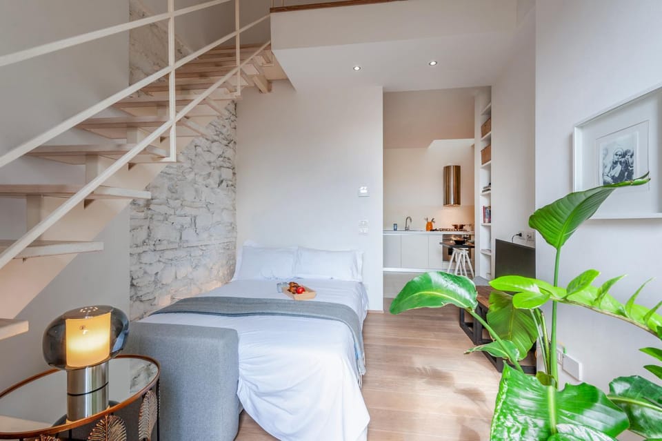 Bed, Living room, Photo of the whole room, Seating area, Bedroom
