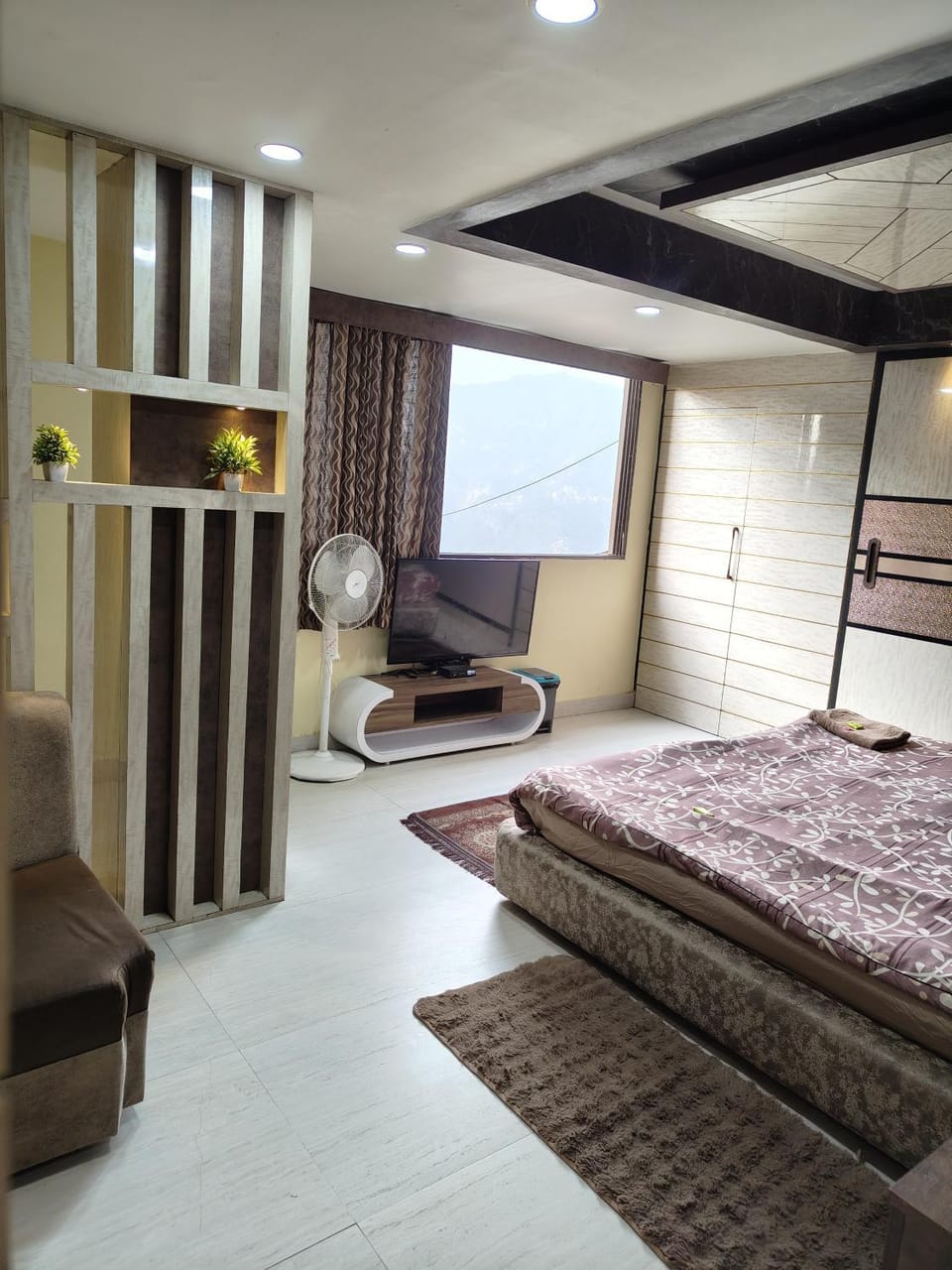 Daddy Homestay Luxury Apartment Near Mg Marg 4 bhk Apartment in India
