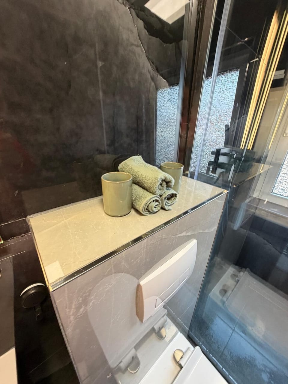 Toilet, Bathroom, towels