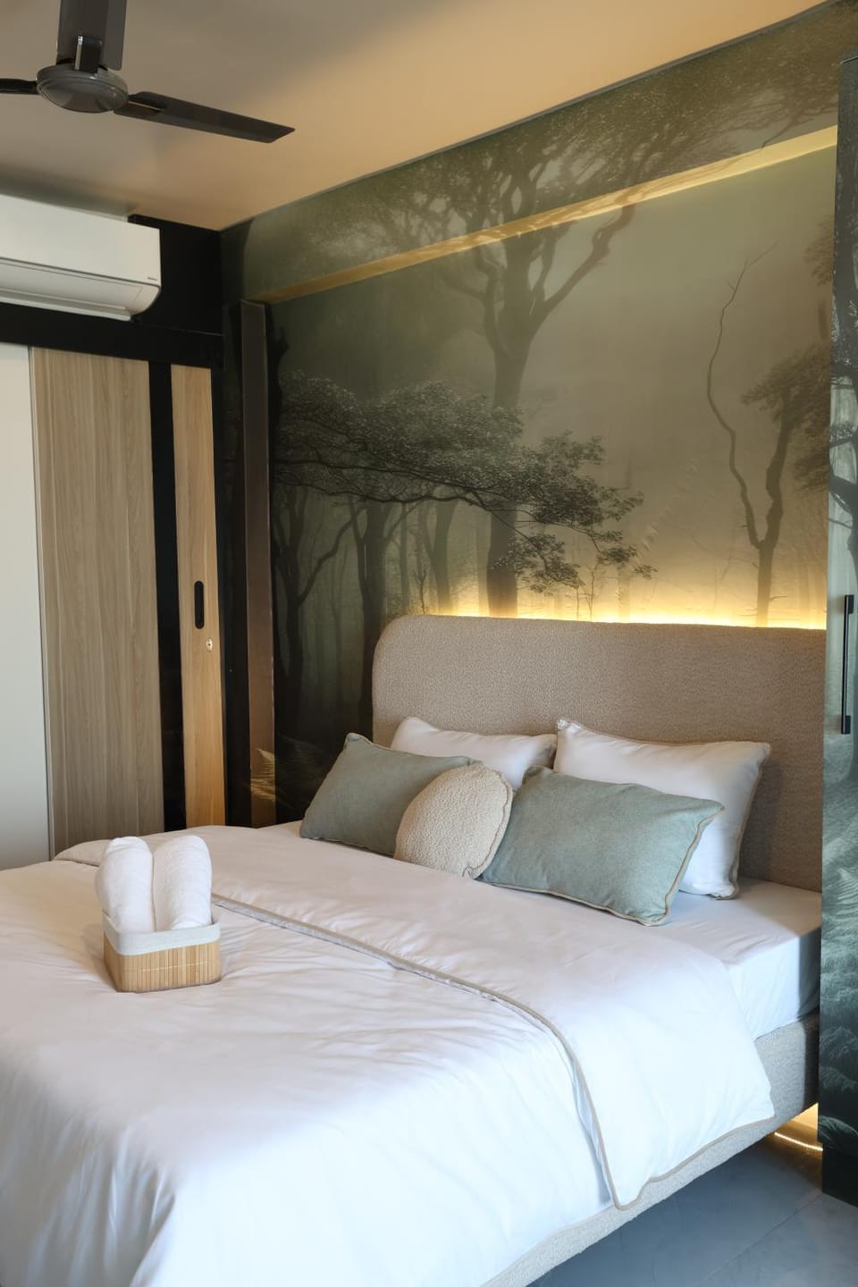 Bed, Bedroom