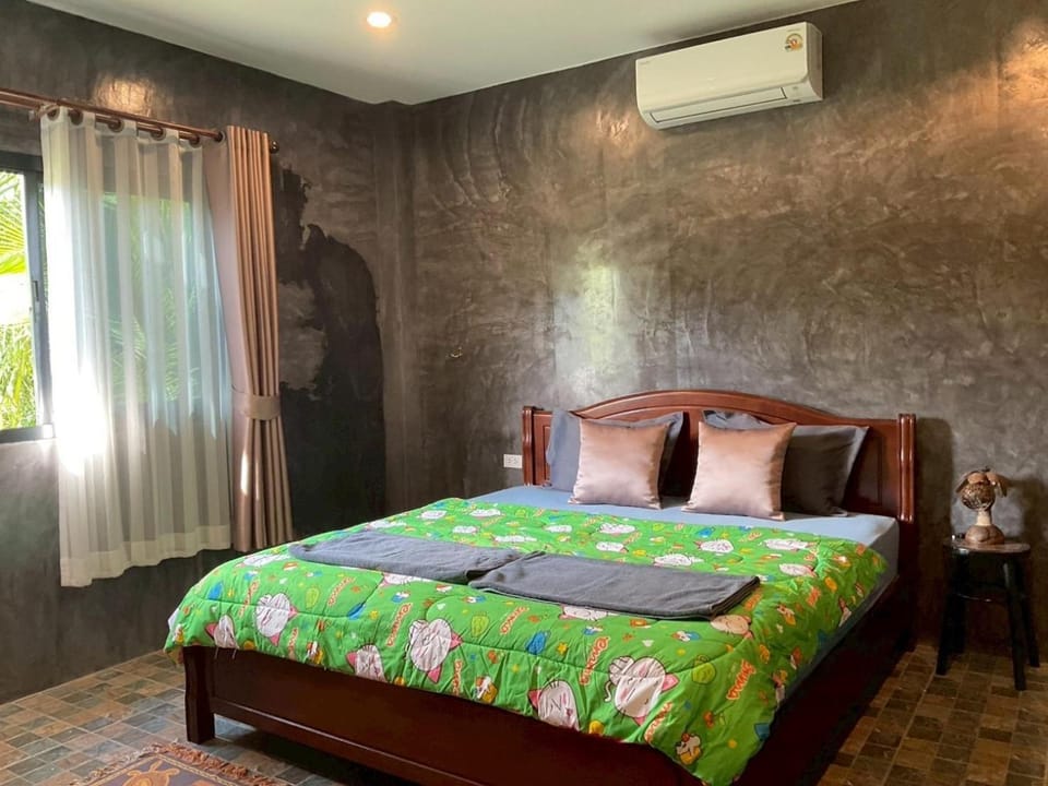 Baan Mada Lanta villa Villa in Sala Dan