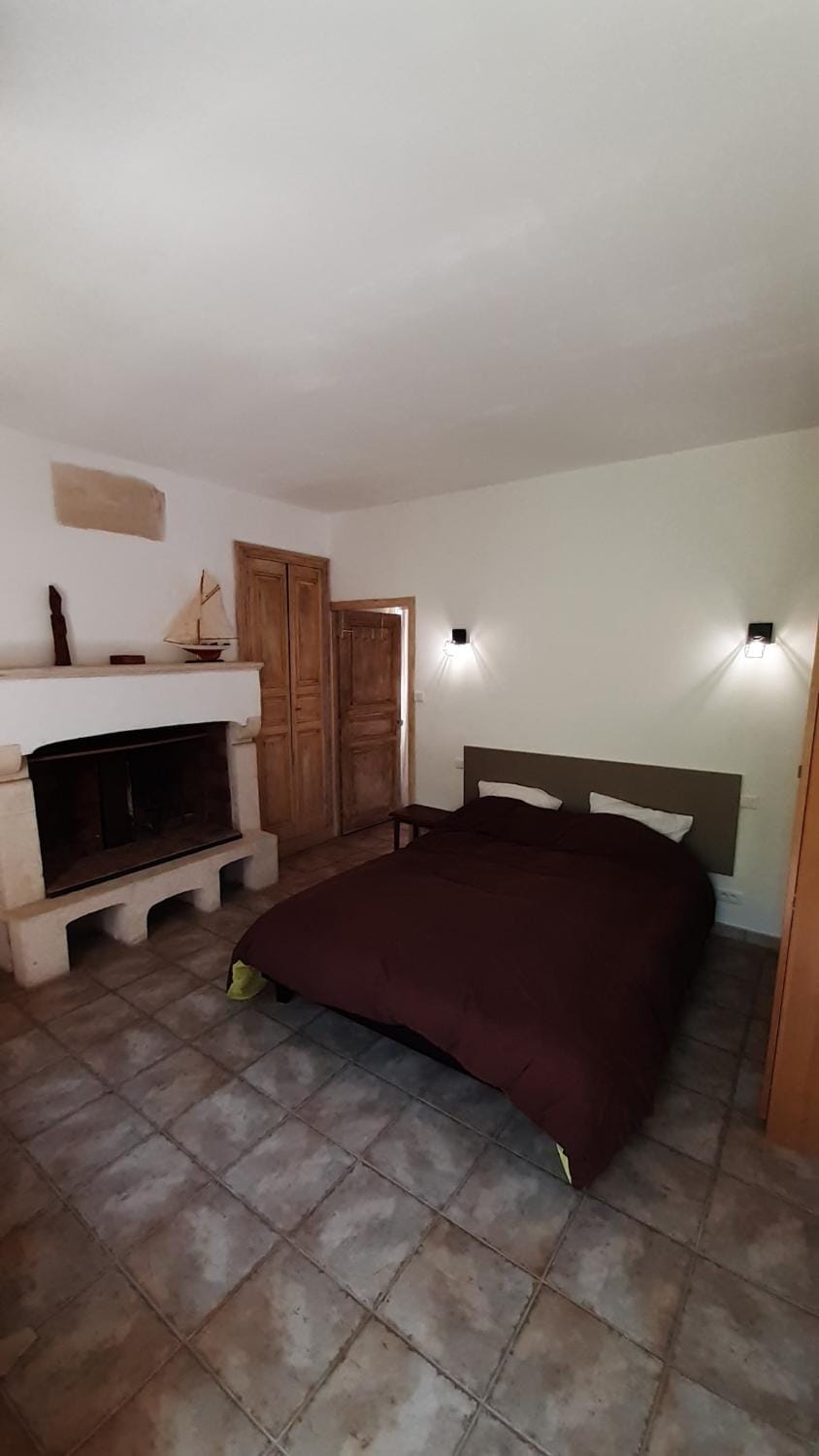 Le Mazet de la pointe dans les Alpilles avec piscine et jardin House in Tarascon