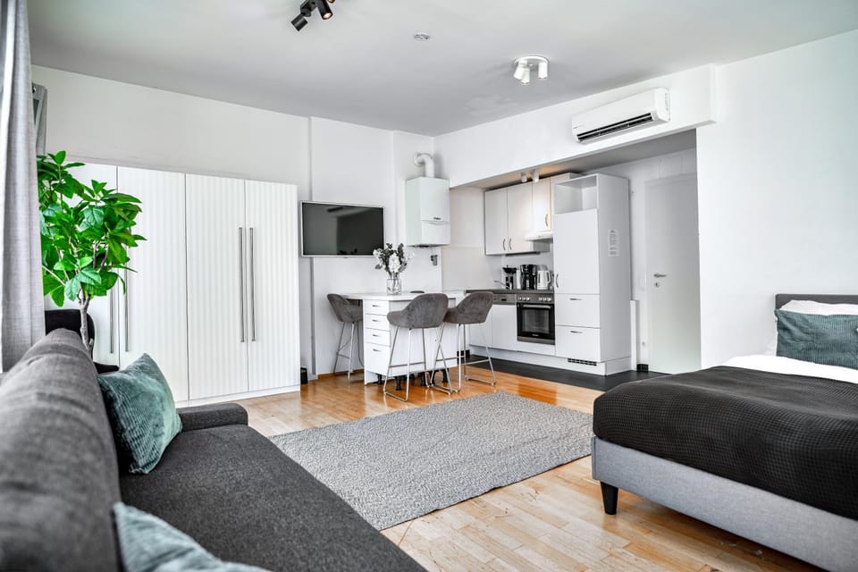 Viennas Mariahilfer Mile - Terrace Hideaway Apartment in Vienna