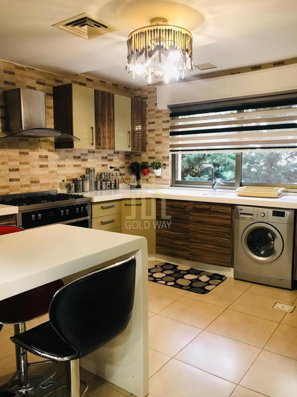 Chic 2-Bedroom - Fully Furnished Apartment in Africa