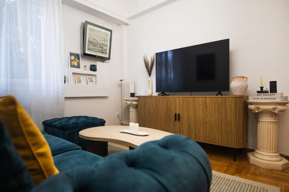 TV and multimedia, Living room, Seating area