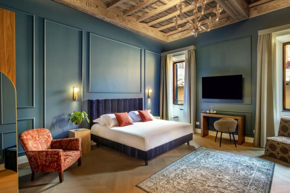TV and multimedia, Coffee/tea facilities, Photo of the whole room, Bedroom, City view, Quiet street view, internet, internet, minibar, safe, air conditioner