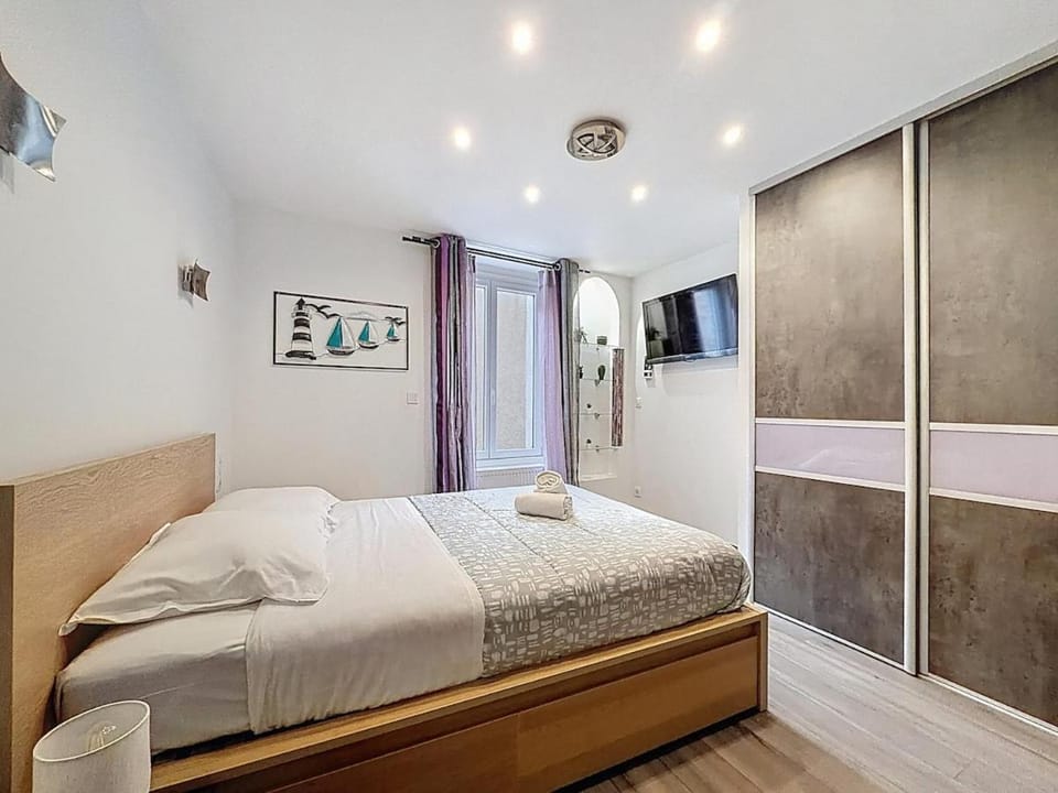 Vers Asm 4 pers clim wifi Fontaine Apartment in Clermont-Ferrand