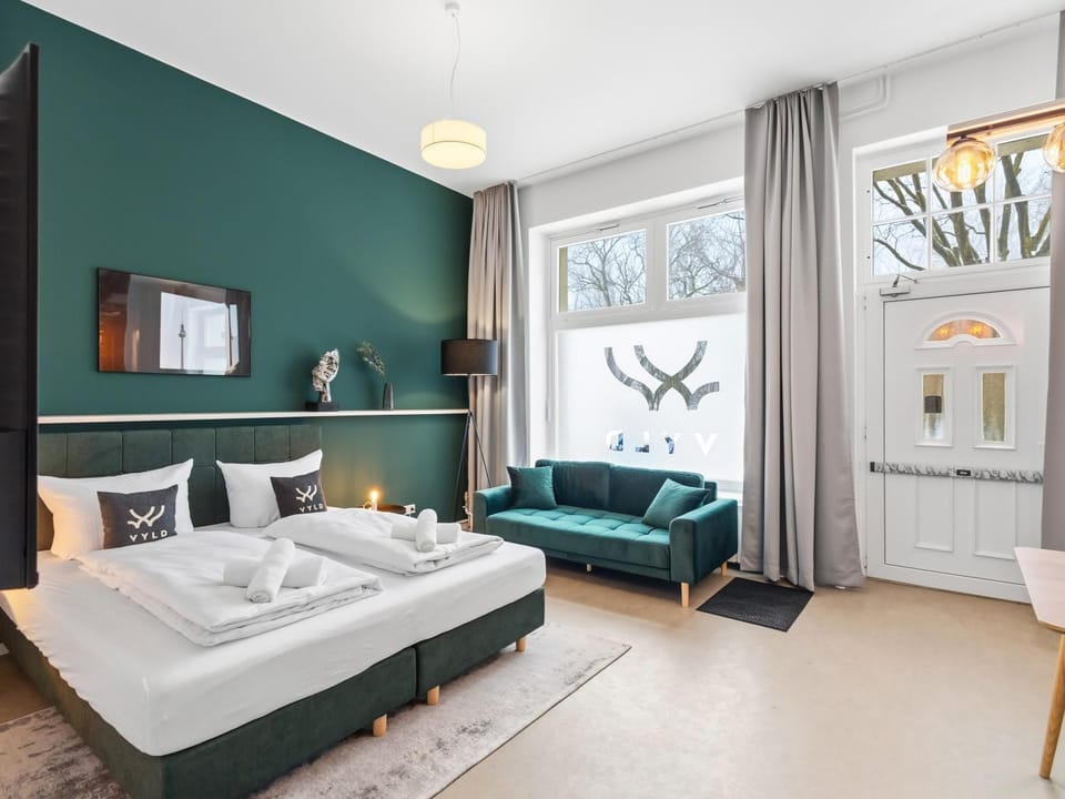 Bed, Living room