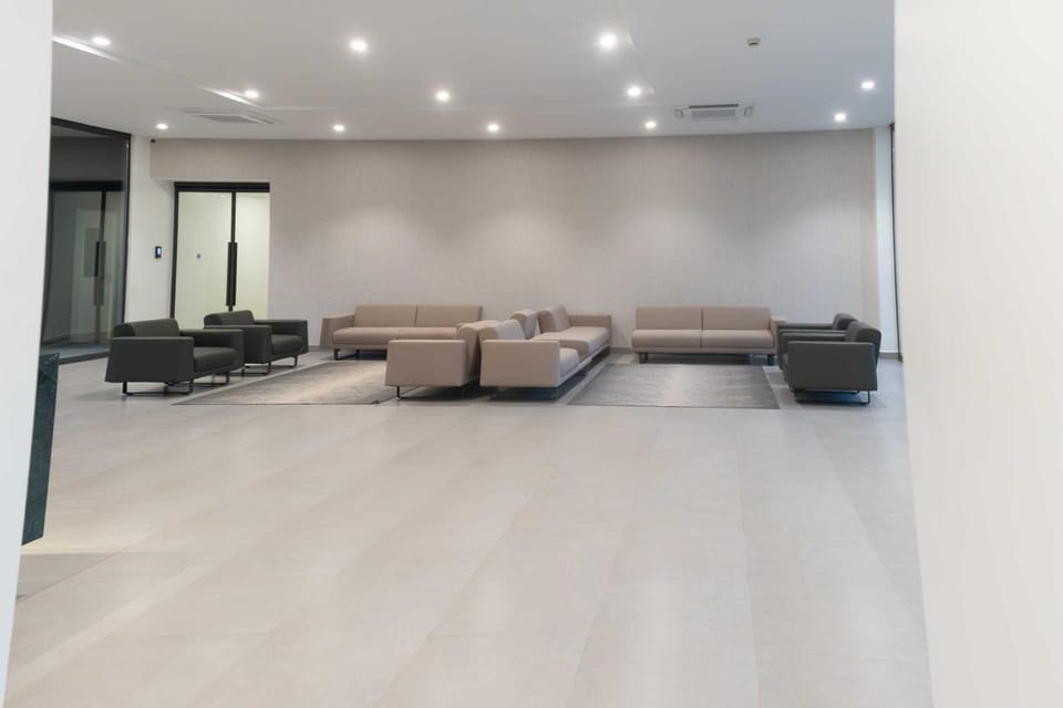 Modern 3-Bed, 3-Bath Executive Apartment at Bantree, Airport Residential Apartment in Accra