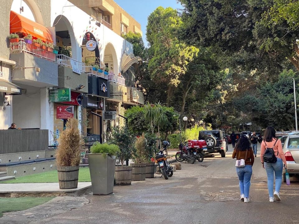 2BR Helm Warm Wooden Charm-Prime Location Apartment Apartment in Cairo Governorate