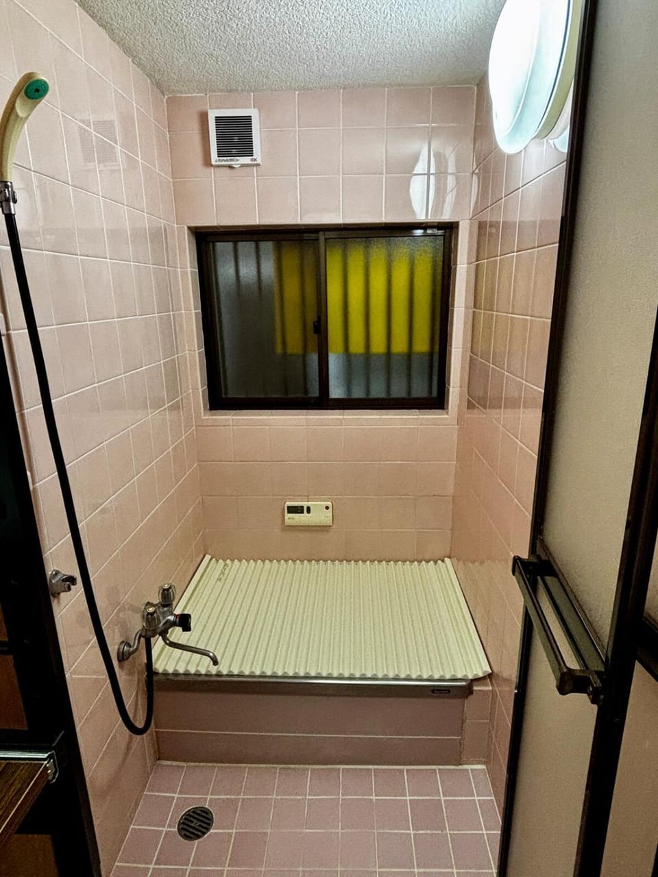 Japanese modern townhouse stay in Osaka, Stay in an old-fashioned house Apartment in Osaka