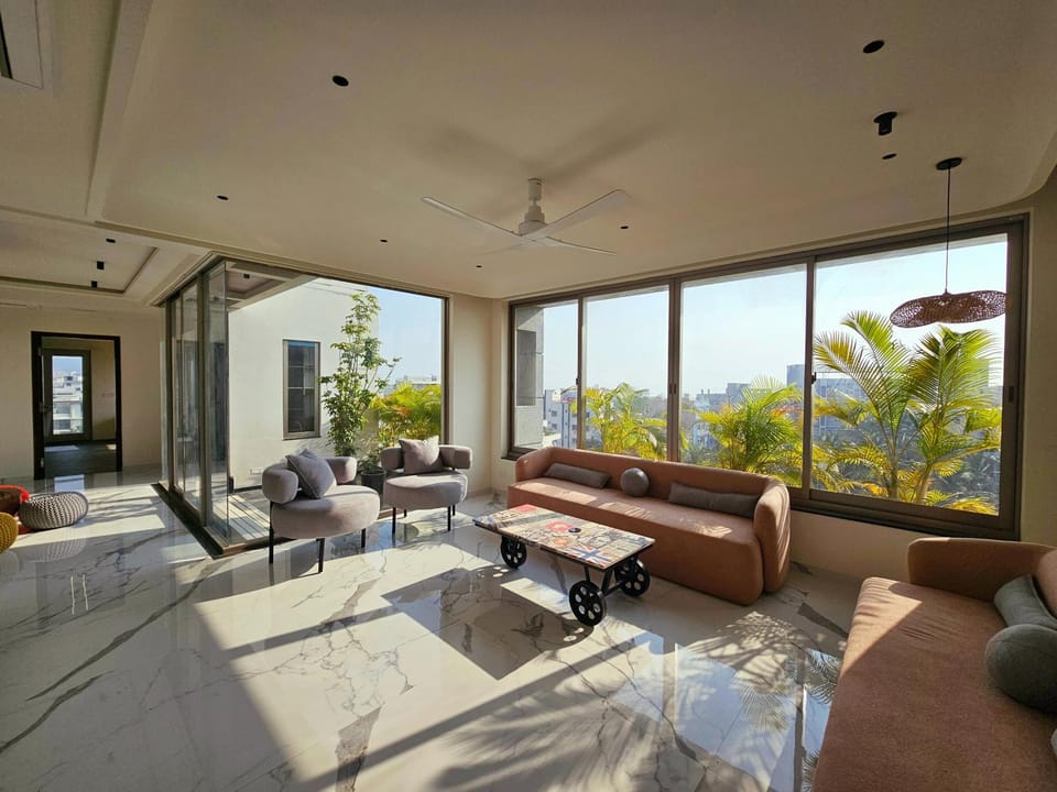Living room, Seating area