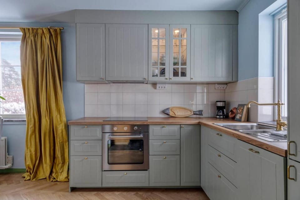 Family Guest House, 2 Bedrooms, Kitchen, Near Train Station House in Stockholm County