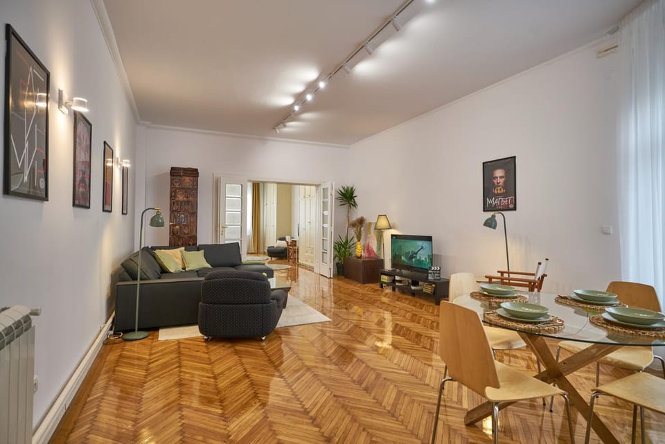 TV and multimedia, Living room, Seating area