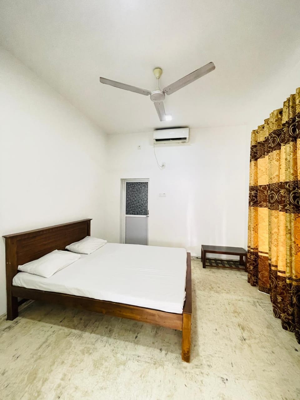 Bed, Photo of the whole room, Bedroom, air conditioner