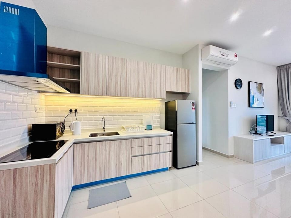 Luxury Sky Stay Sea & Penang Bridge View Apartment in Bayan Lepas