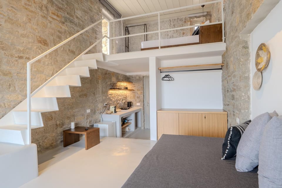 Kitchen or kitchenette, Living room, Seating area