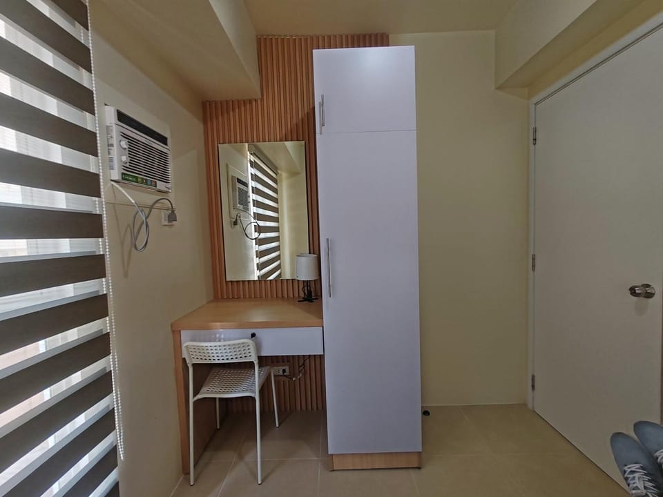 Chic Getaway in Sucat Apartment in Las Pinas