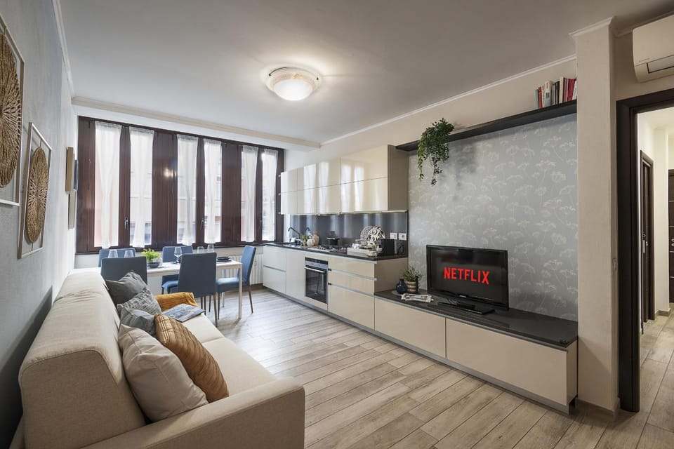 Communal lounge/ TV room, internet
