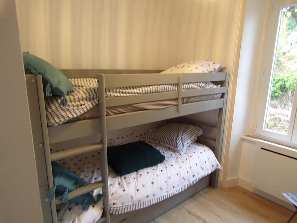 bunk bed