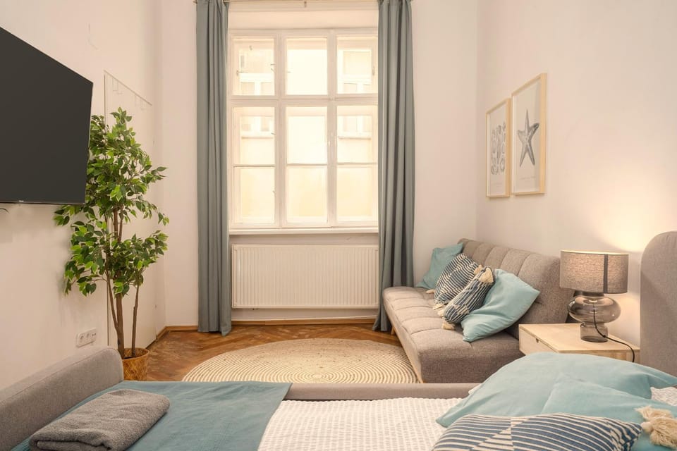 Near City Center - 3min walk to U4 Metro Apartment in Vienna