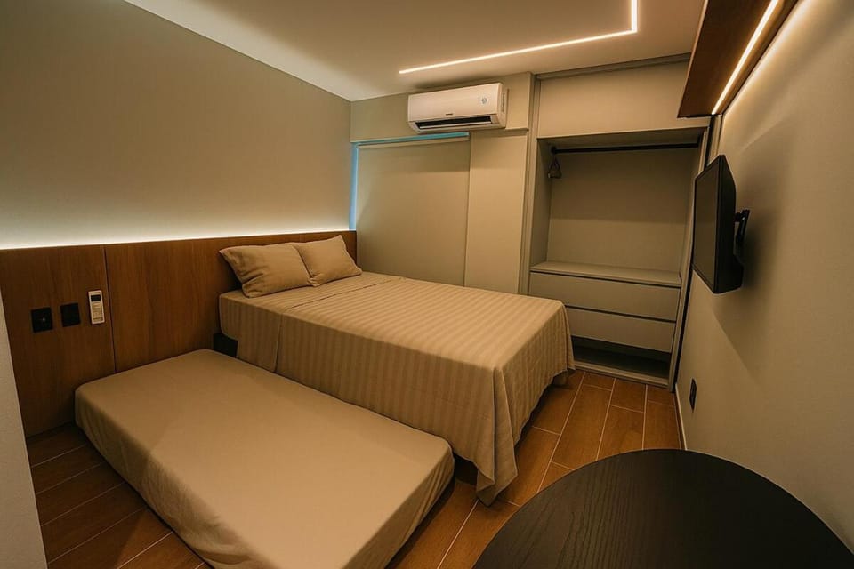 Bed, Photo of the whole room, Bedroom, air conditioner