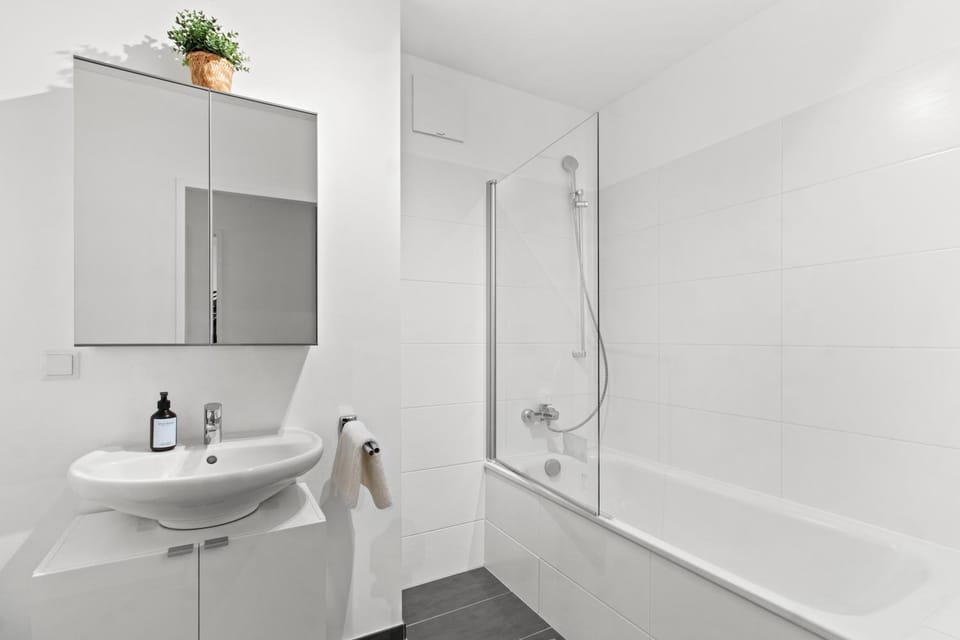 U1 Metro Nearby - 1-BR - fast Wi-Fi Apartment in Vienna