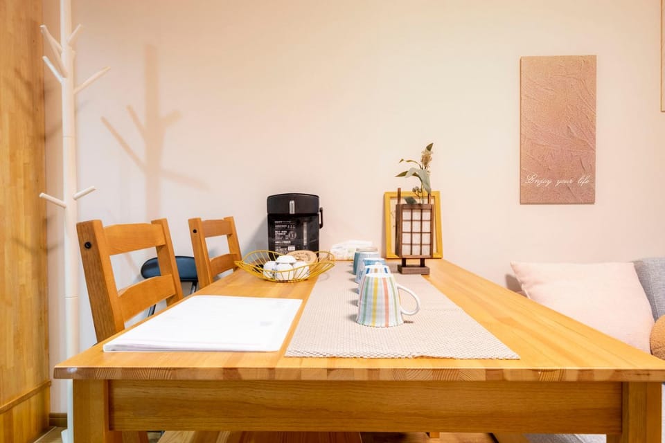 Seating area, Dining area
