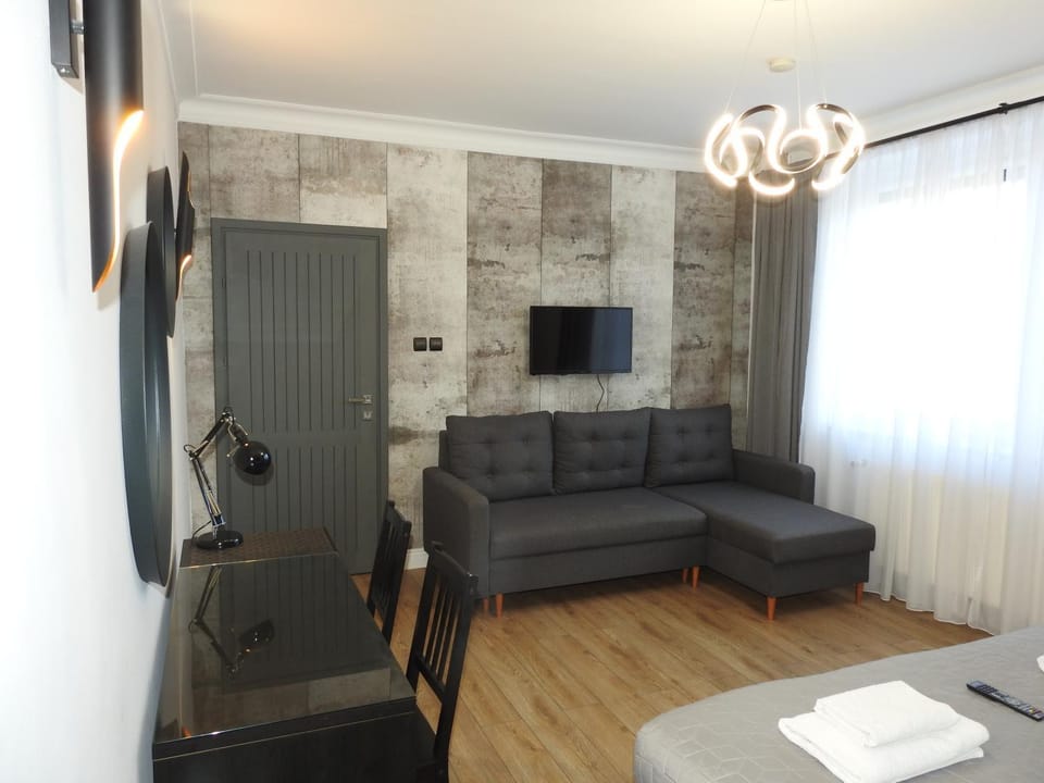 TV and multimedia, Photo of the whole room