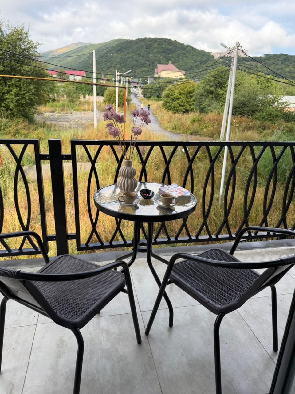 Balcony/Terrace, Mountain view