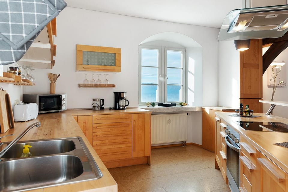Kitchen or kitchenette, Living room