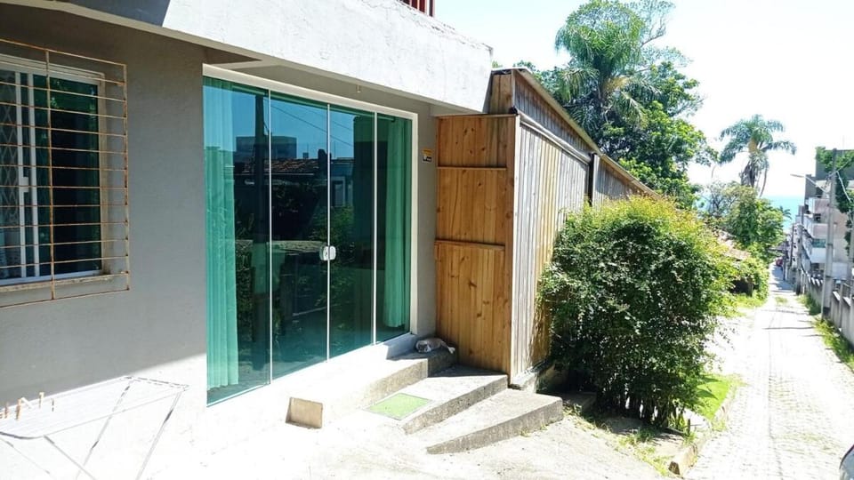casa aconchegante perto da praia House in Bombinhas
