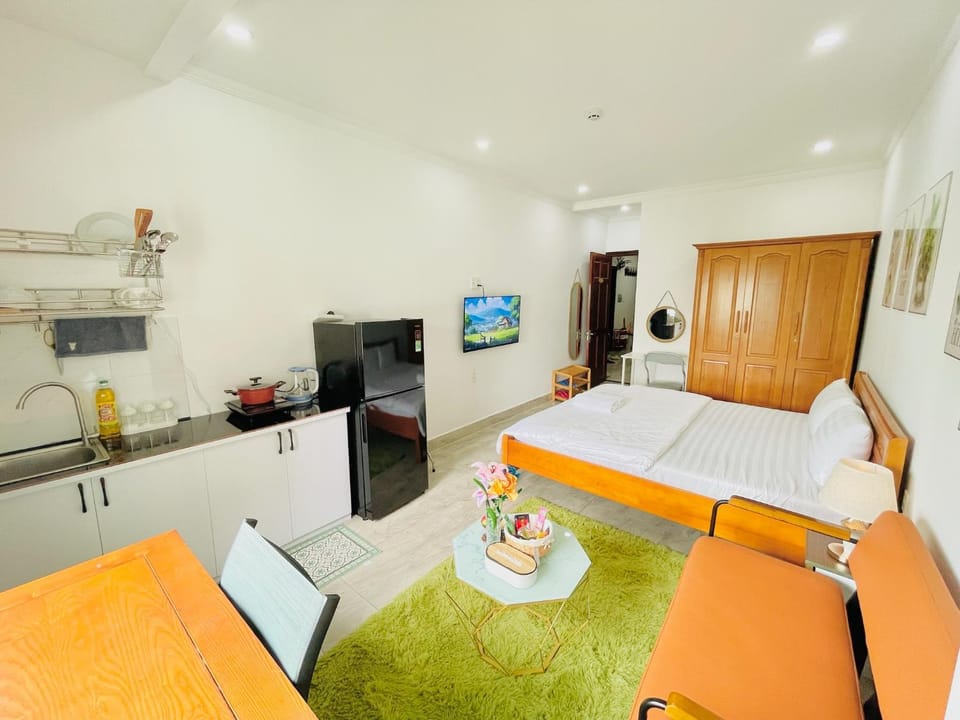 I Riverside 405A I Spacious Studio w Window & Kitchen Apartment in Ho Chi Minh City