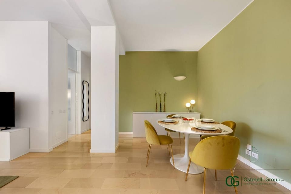 Communal lounge/ TV room, TV and multimedia, Dining area