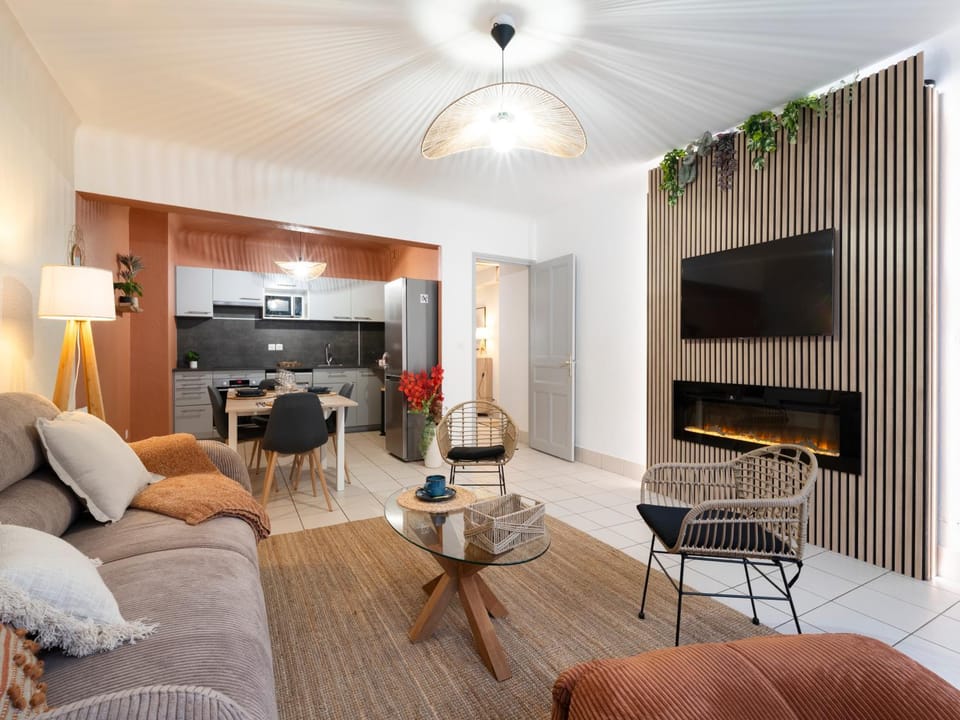 Living room, Seating area, fireplace, kitchen