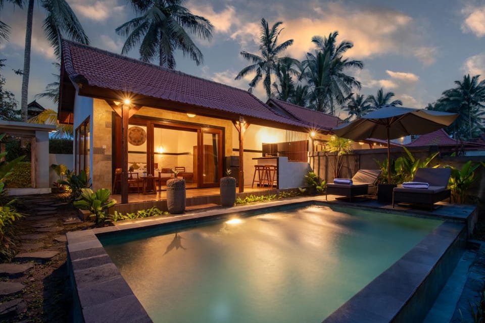 Property building, Natural landscape, Pool view, Swimming pool, sunbed