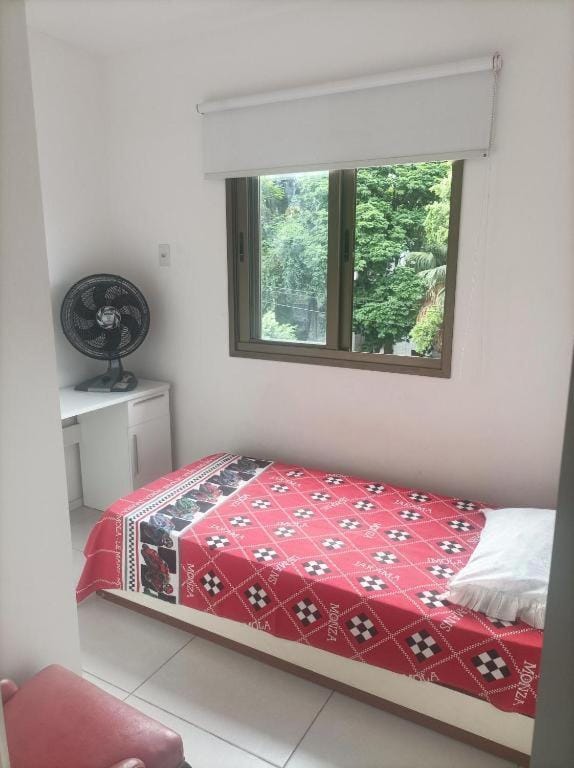 Bed, Photo of the whole room, Bedroom, Quiet street view