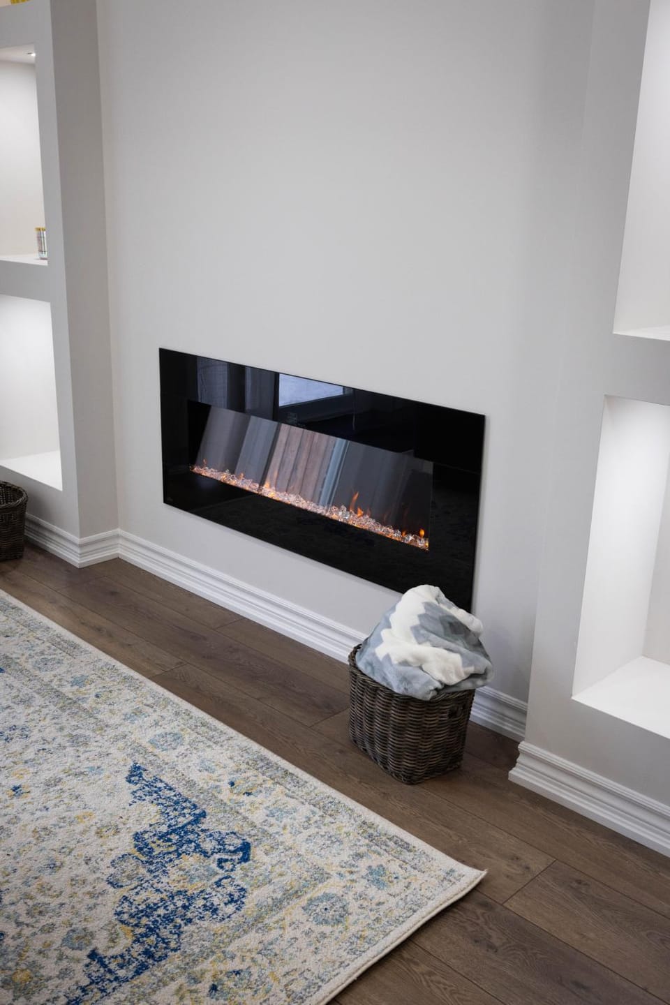 TV and multimedia, Living room, Seating area, fireplace