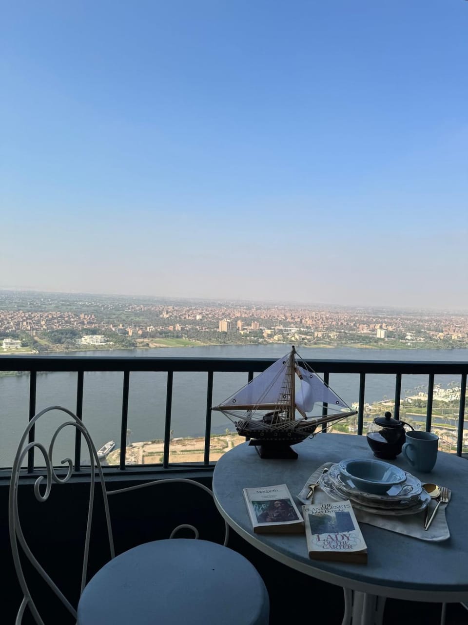nile & pyramid view Fancy Othman Khan Apartment in Cairo Governorate