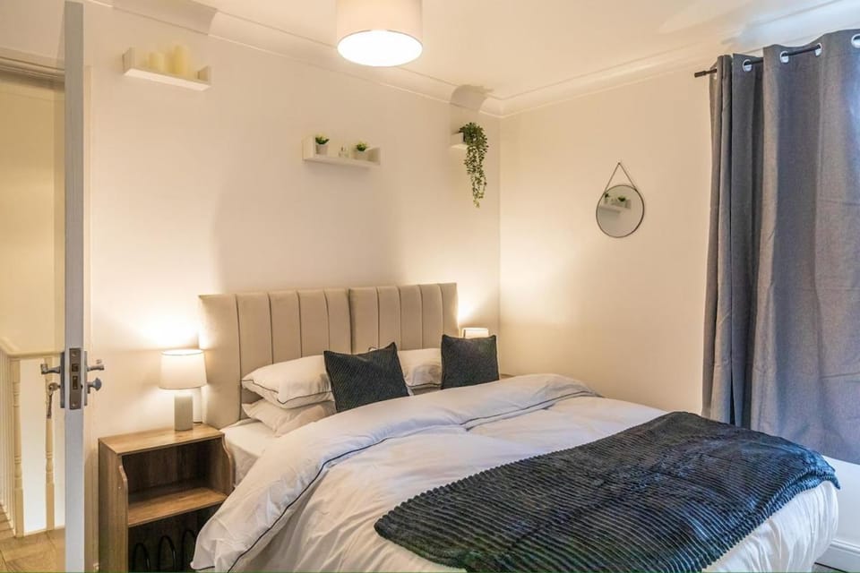 12 bed, Contractor&Family stays , Free parking Apartment in Southampton