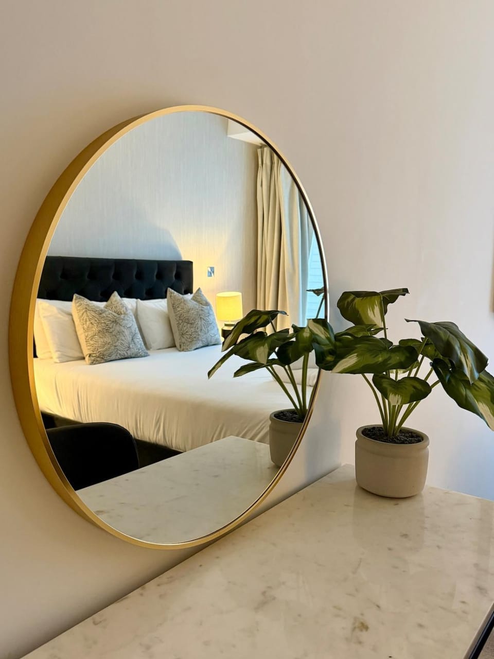 212 RH - Central York Retreat Apartment in York
